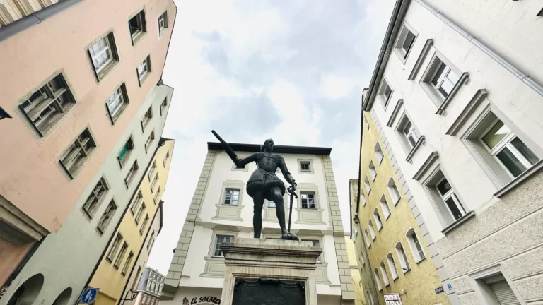 que ver en ratisbona, estatua de don juan de Austria