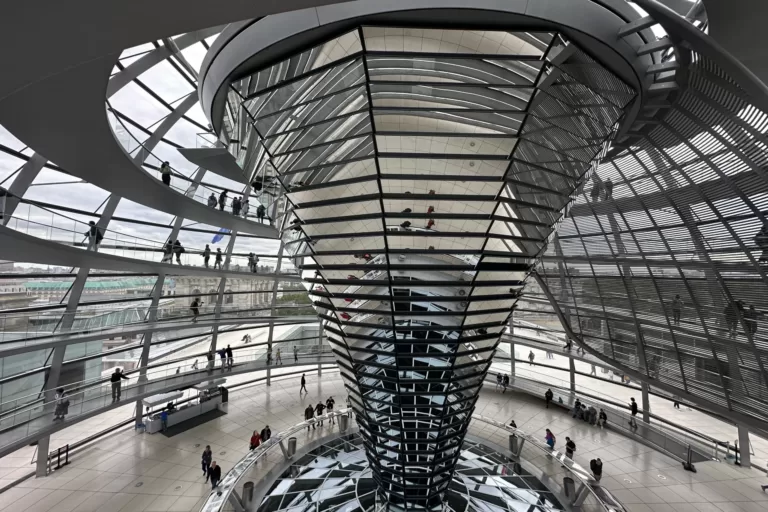 ¿Qué ver en Berlín?, Edificio del Reichstag