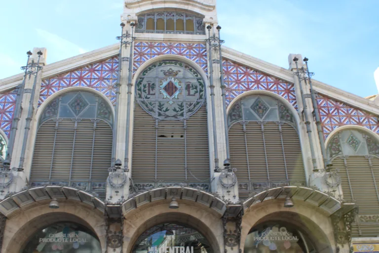 ¿Qué ver en Valencia? 7 Lugares imperdibles, Mercado central de Valnecia